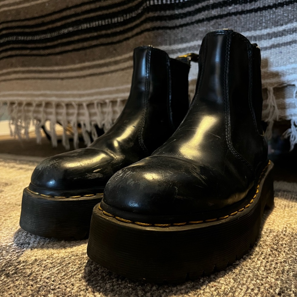 Dr. Martens 2976 Quad Platform Chelsea Boot, Size 8 Women’s